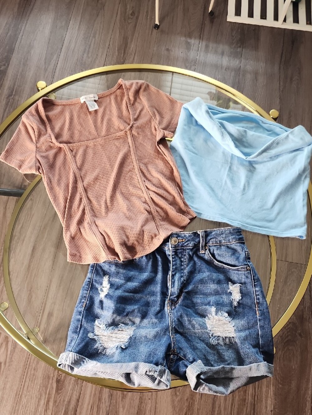 Short De Mezclilla Dos Blusas Incluidas